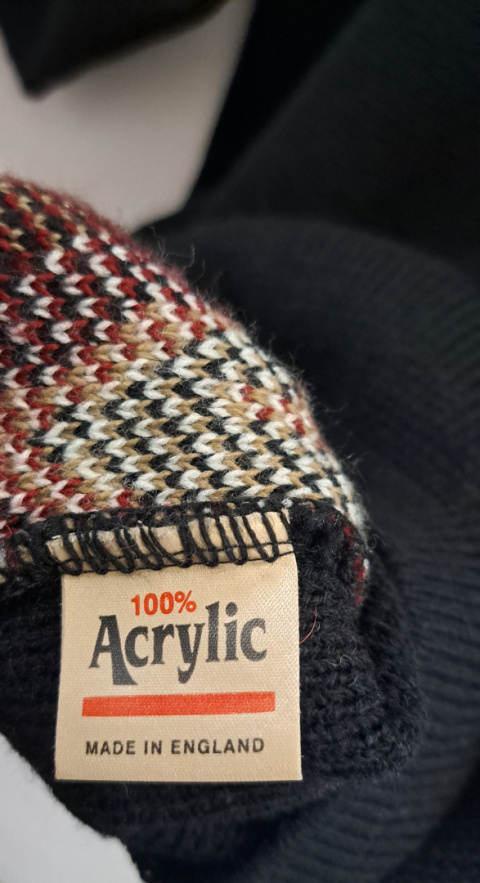 Gruby sweter akrylowy Gruby sweter akrylowy